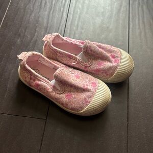Cat & Jack slip on pink floral sneakers size 8 GUC